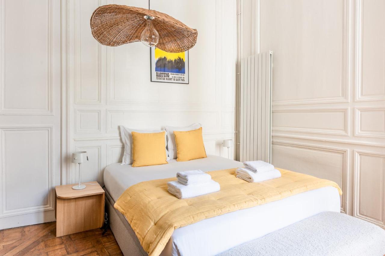 Apartamento Outstanding Parisian Flat In Heart Of Paris Center Exterior foto